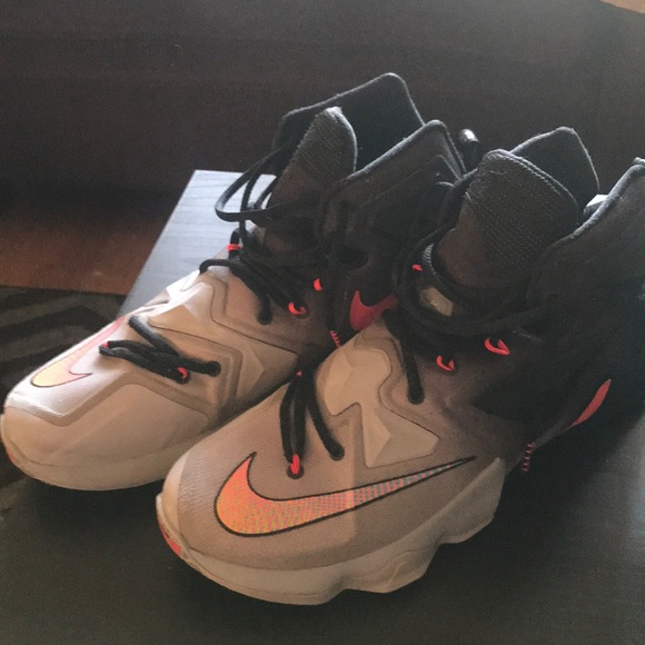 lebron 13 on court